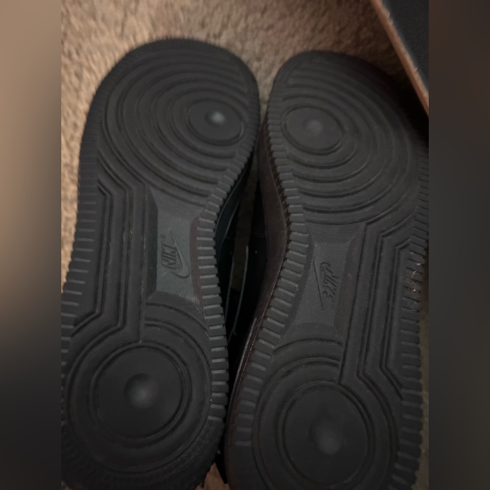 Black Air-force 1 High Top. Worn less than 5 times.